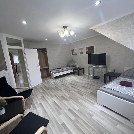 Zentral Gelegenes Apartment In Moenchengladbach Mit W-Lan Exterior photo