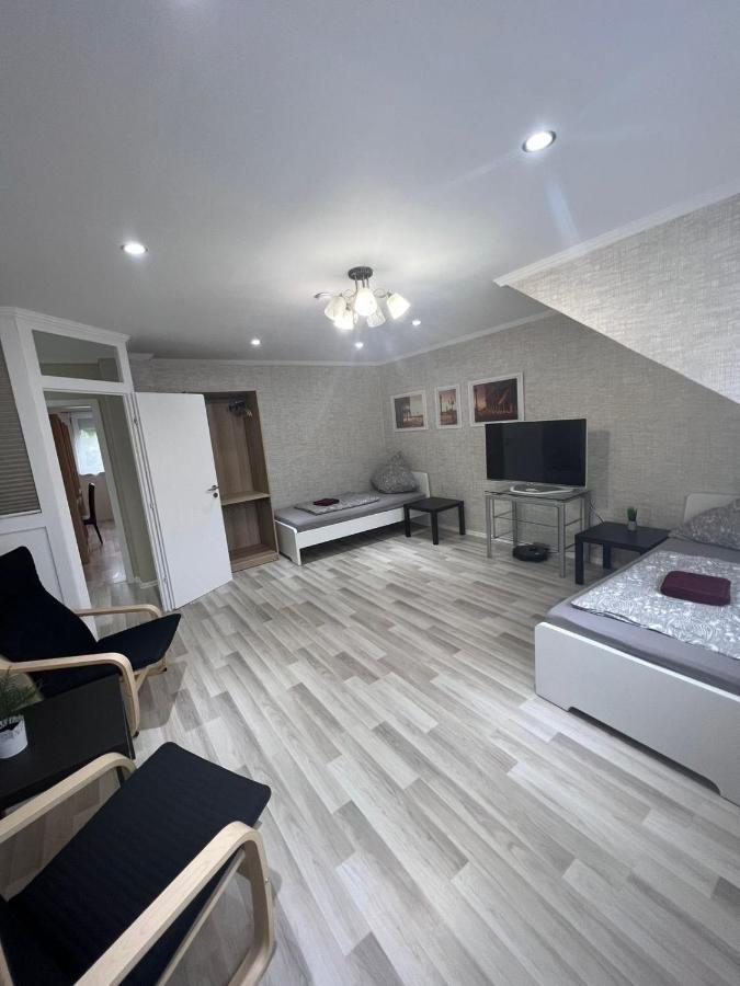 Zentral Gelegenes Apartment In Moenchengladbach Mit W-Lan Exterior photo